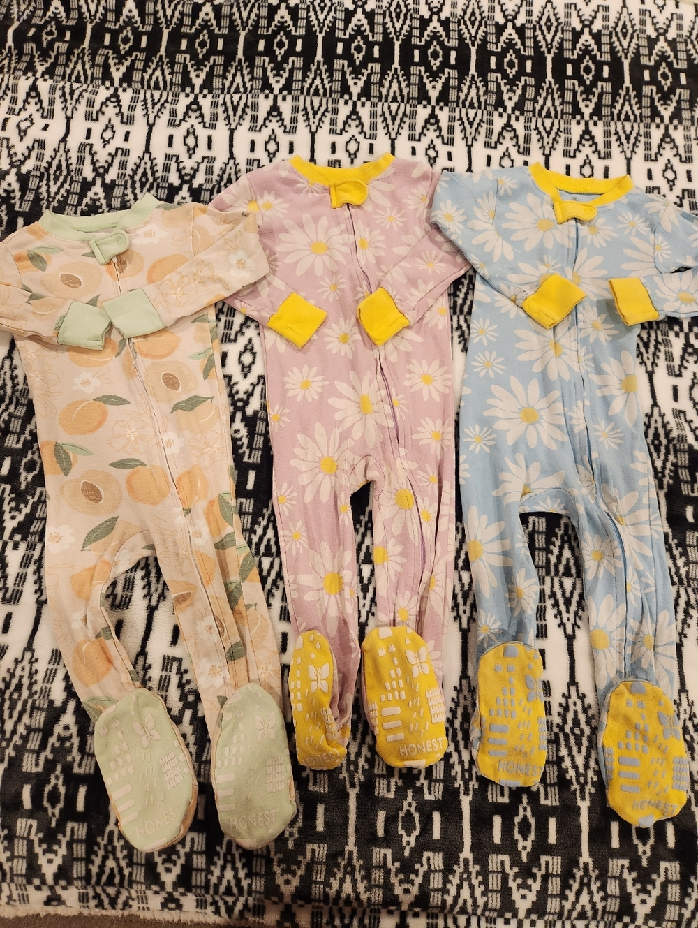Honest Company Daisy And Peach Print Baby Footed One-Piece Bundle, Size 18-24M